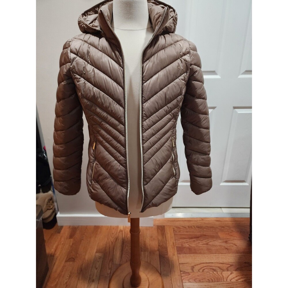 $190 MICHAEL KORS Chevron Packable TAN / BROWN Hooded Down Puffer Jacket Coat M